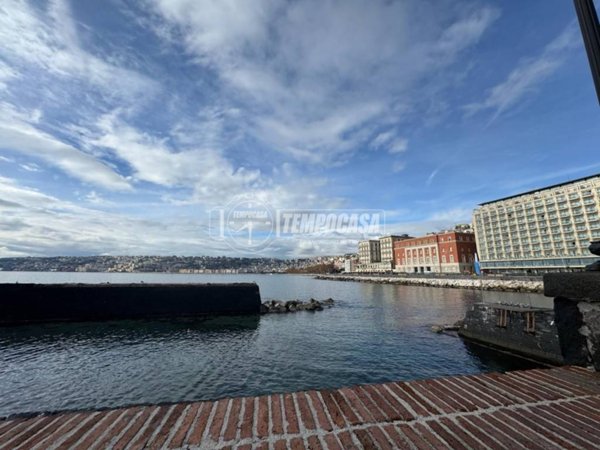 negozio in vendita a Napoli in zona Chiaia