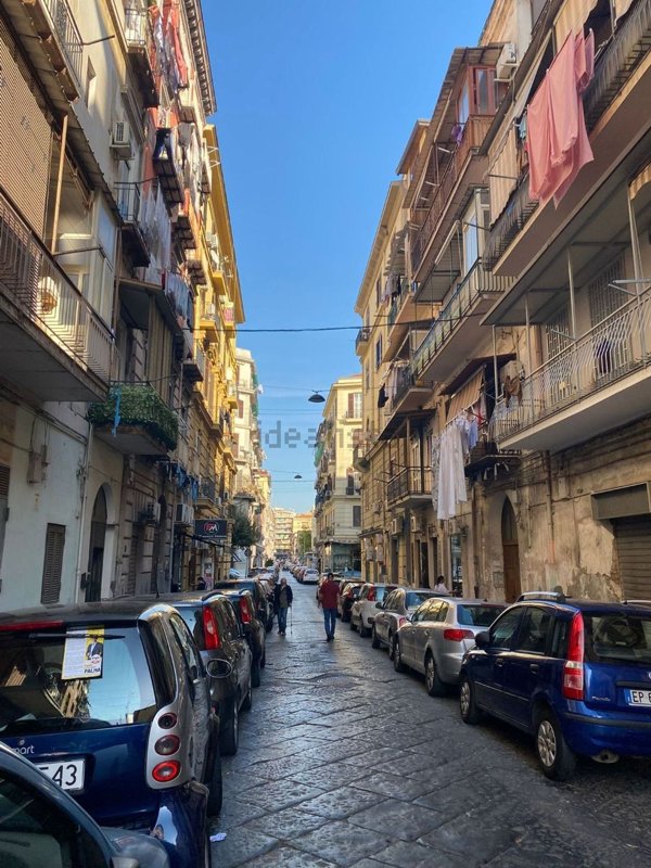 appartamento in vendita a Napoli in zona Pendino / San Giuseppe