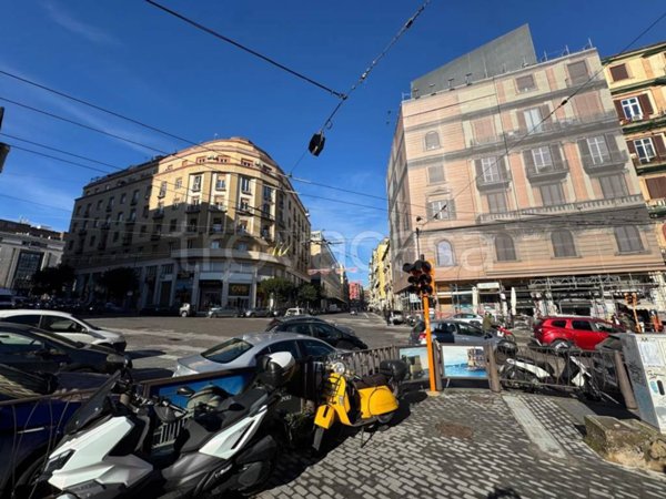 negozio in vendita a Napoli in zona Chiaia