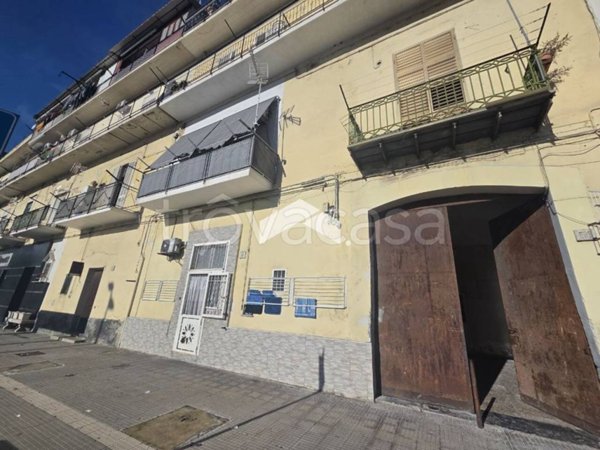 appartamento in vendita a Napoli in zona Barra