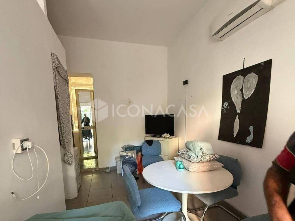 appartamento in vendita a Napoli in zona Avvocata