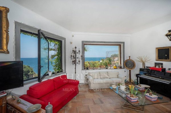 appartamento in vendita a Napoli in zona Bagnoli