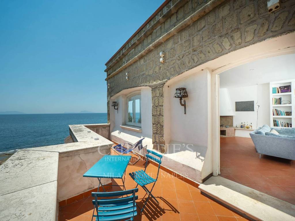 casa indipendente in vendita a Napoli in zona Posillipo