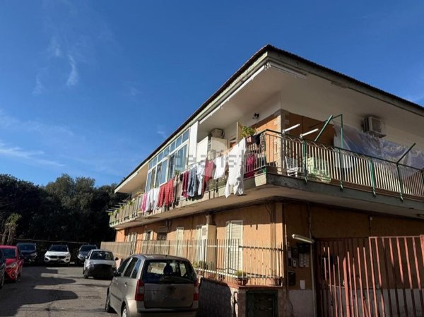 appartamento in vendita a Napoli in zona Barra