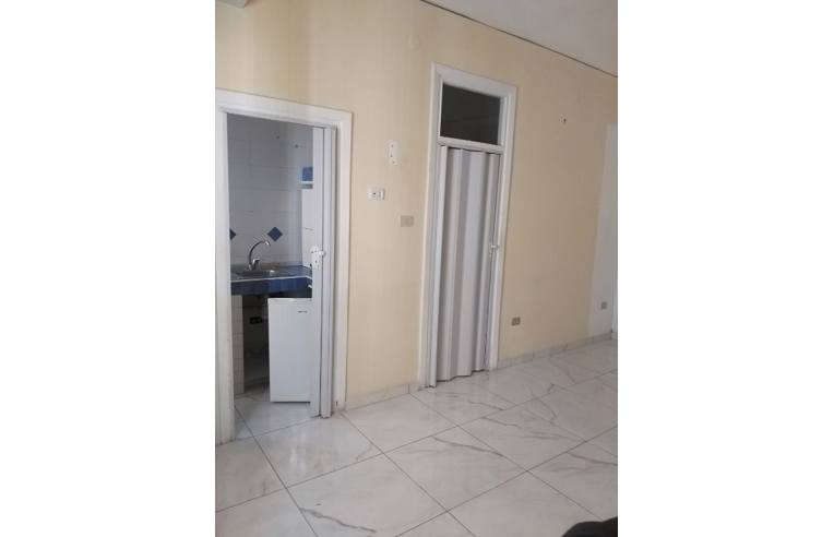 appartamento in vendita a Napoli in zona Chiaia