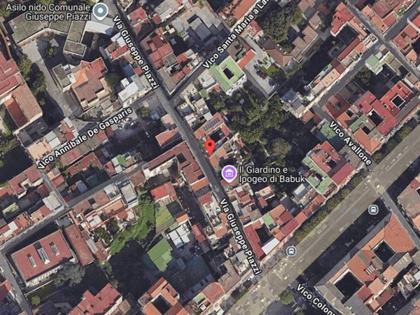 appartamento in vendita a Napoli in zona San Carlo all'Arena