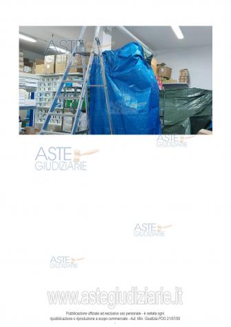 negozio in vendita a Napoli in zona Capodimonte / Colli Aminei