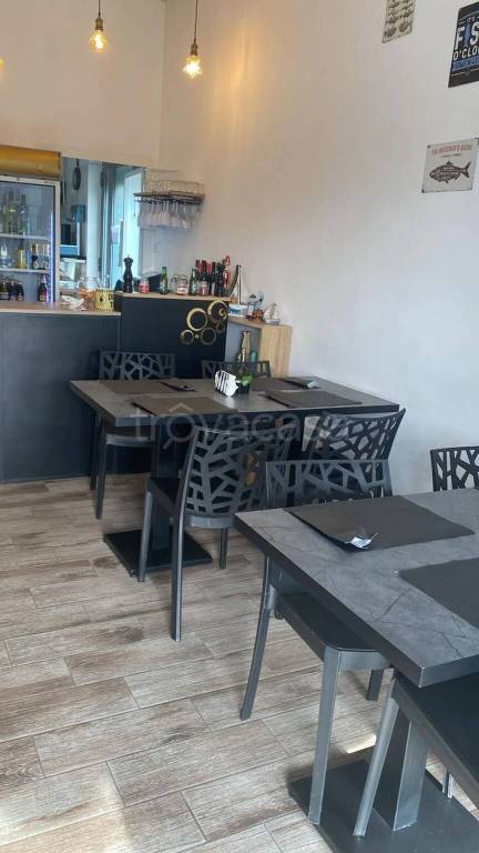 negozio in vendita a Napoli in zona Soccavo