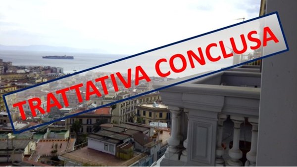 appartamento in vendita a Napoli in zona Chiaia