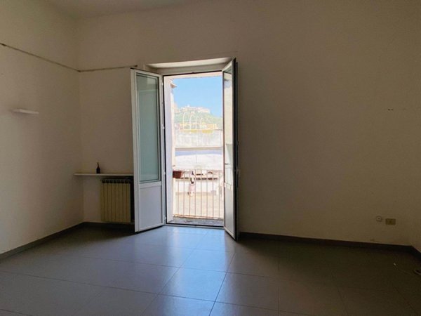 appartamento in vendita a Napoli in zona Chiaia