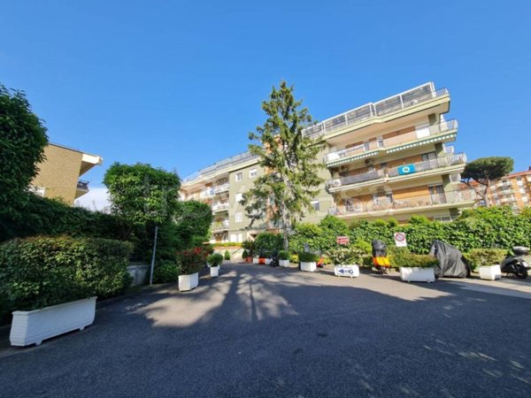 casa indipendente in vendita a Napoli in zona Capodimonte / Colli Aminei