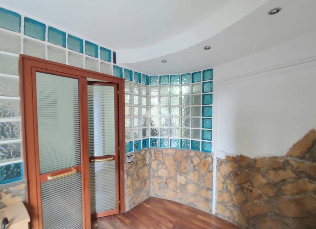 appartamento in vendita a Napoli in zona Capodimonte / Colli Aminei