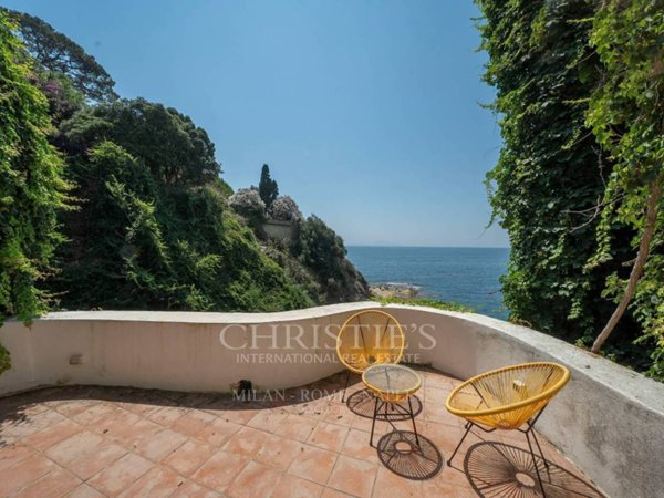 appartamento in vendita a Napoli in zona Posillipo