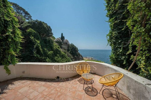 appartamento in vendita a Napoli in zona Posillipo