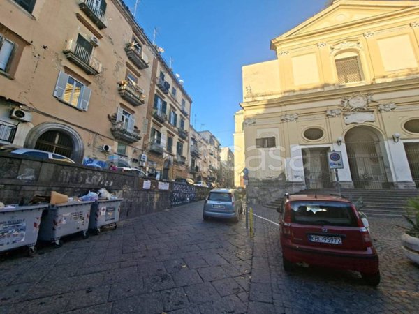 appartamento in vendita a Napoli in zona San Carlo all'Arena