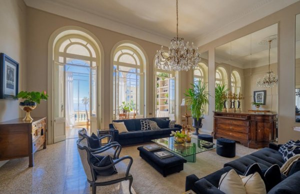 appartamento in vendita a Napoli in zona Posillipo