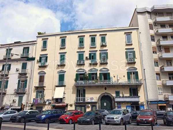 appartamento in vendita a Napoli in zona Chiaia