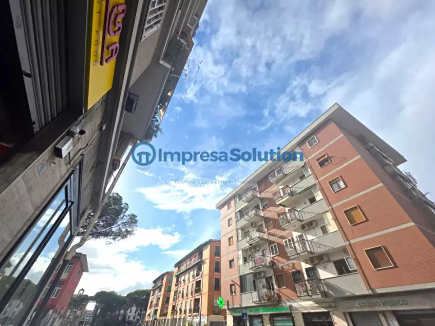 negozio in vendita a Napoli in zona Soccavo