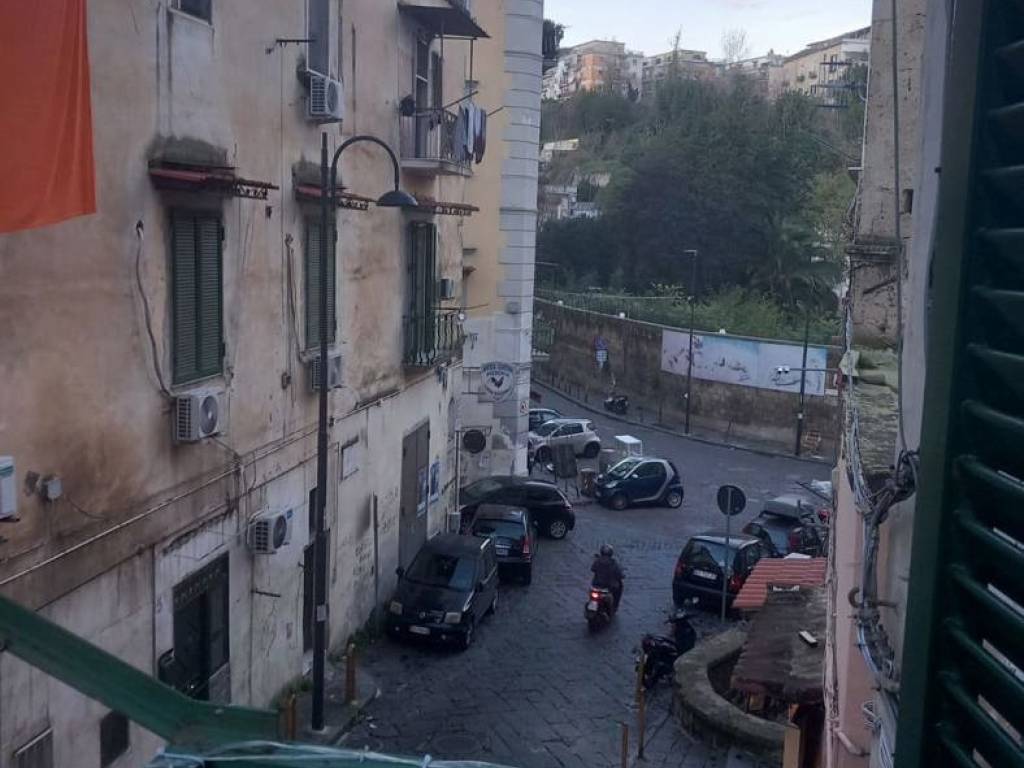 appartamento in vendita a Napoli in zona Stella