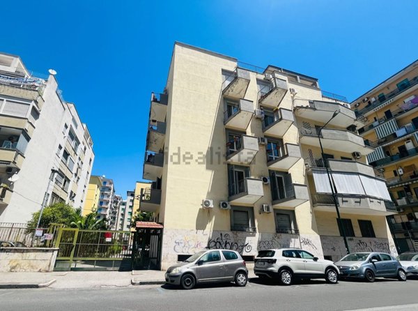 appartamento in vendita a Napoli in zona Fuorigrotta