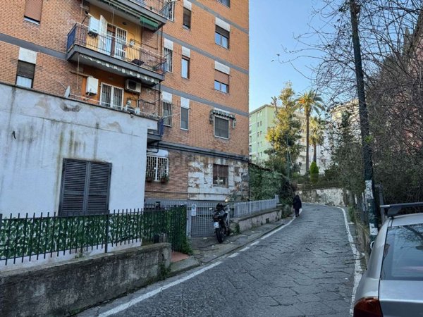 appartamento in vendita a Napoli in zona Arenella