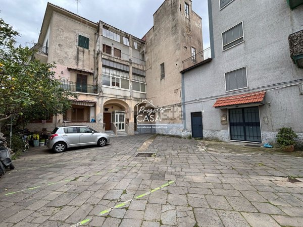 appartamento in vendita a Napoli in zona Barra