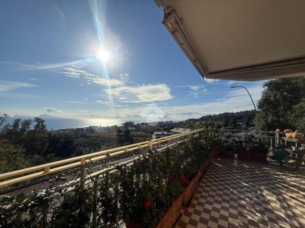 appartamento in vendita a Napoli in zona Posillipo