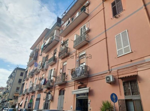 appartamento in vendita a Napoli in zona San Carlo all'Arena