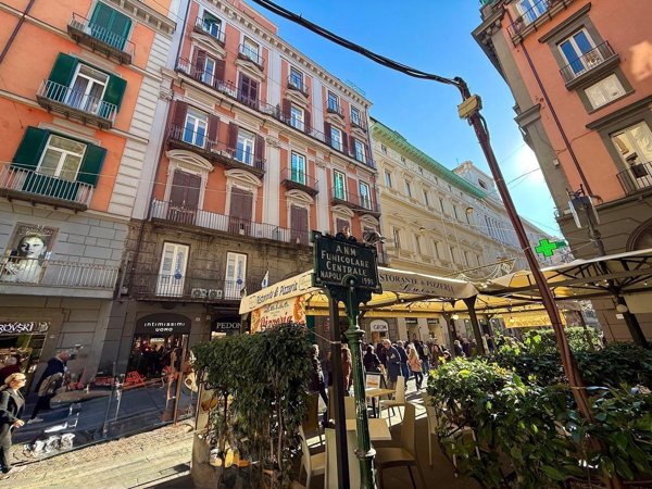 appartamento in vendita a Napoli in zona San Ferdinando