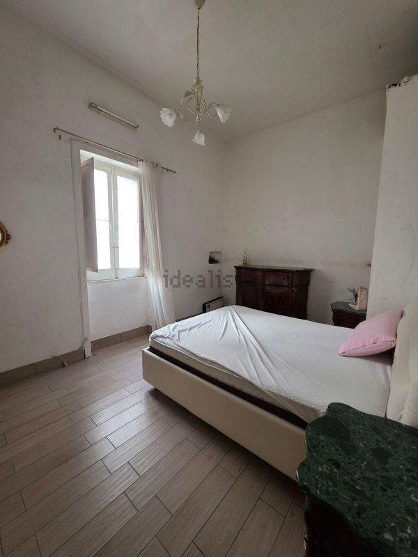 appartamento in vendita a Napoli in zona San Lorenzo