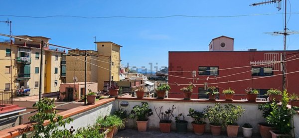 appartamento in vendita a Napoli in zona Bagnoli