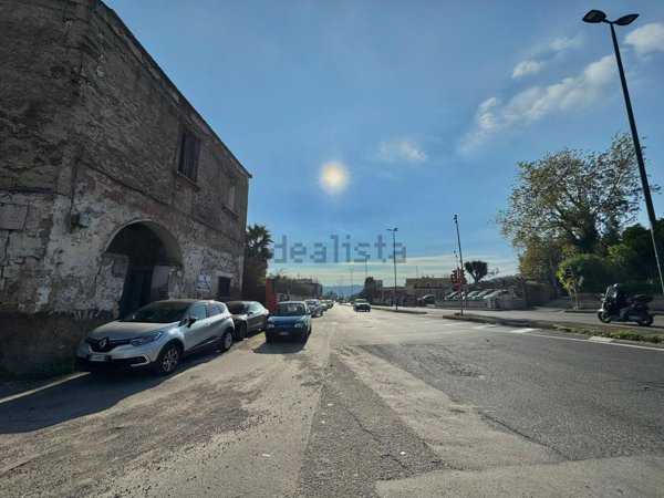 appartamento in vendita a Napoli in zona Fuorigrotta