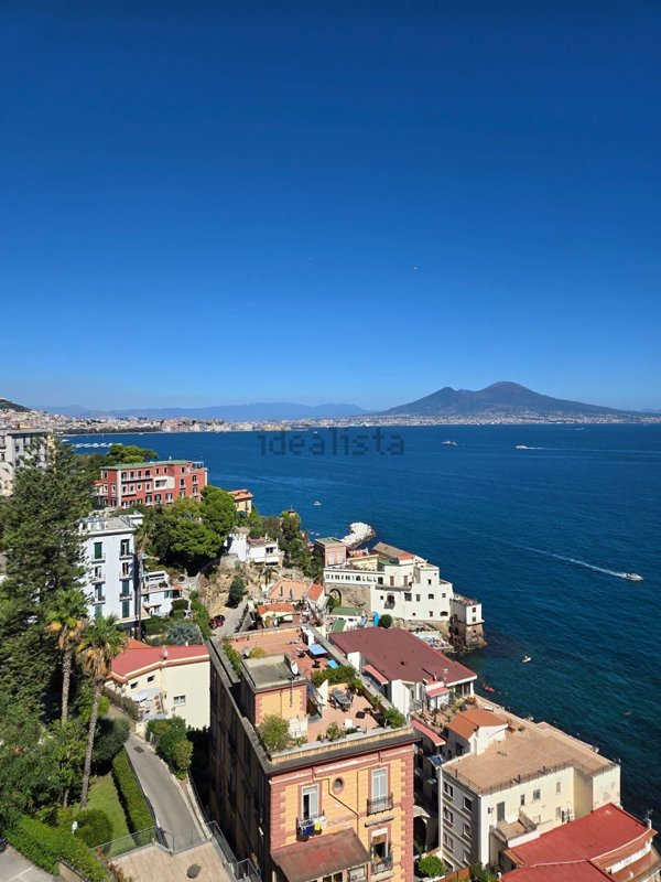 appartamento in vendita a Napoli in zona Posillipo