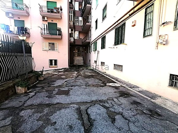 appartamento in vendita a Napoli in zona Fuorigrotta