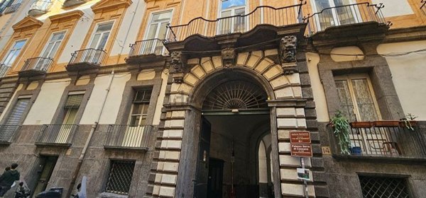 appartamento in vendita a Napoli in zona San Ferdinando