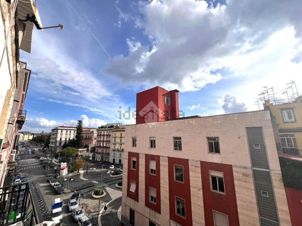 appartamento in vendita a Napoli in zona Chiaia