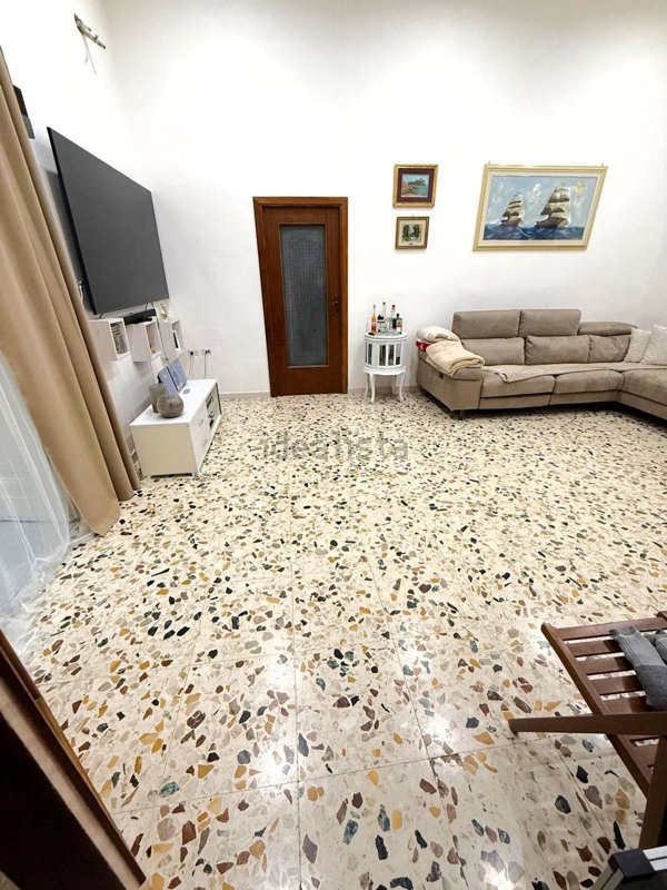 appartamento in vendita a Napoli in zona San Lorenzo