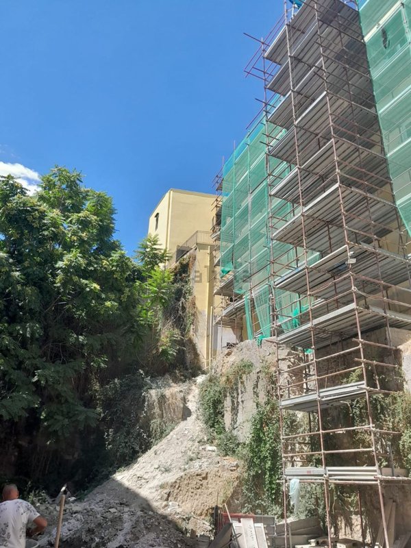 appartamento in vendita a Napoli in zona Stella