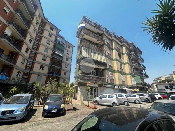appartamento in vendita a Napoli in zona Fuorigrotta
