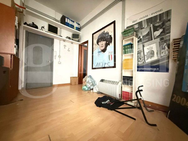 ufficio in vendita a Napoli in zona Pendino / San Giuseppe