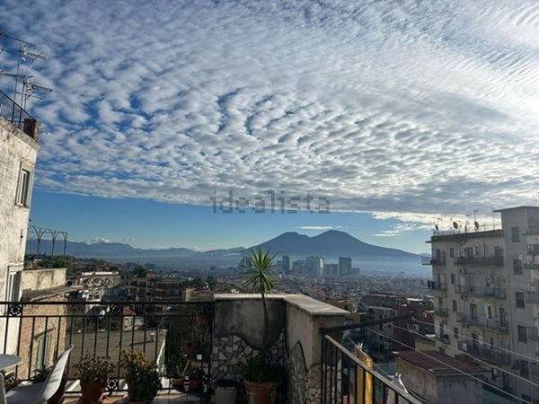 appartamento in vendita a Napoli in zona Stella