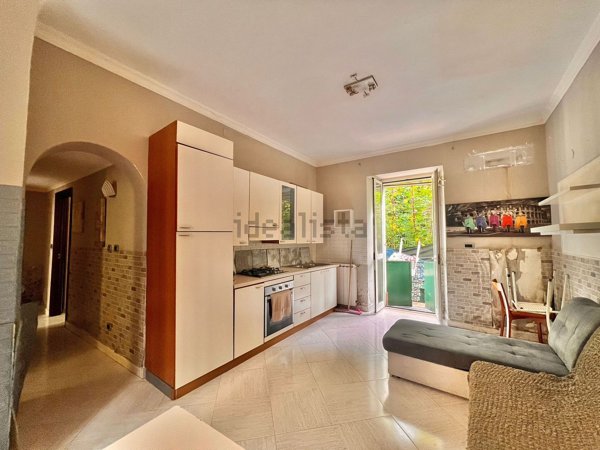 appartamento in vendita a Napoli in zona Fuorigrotta