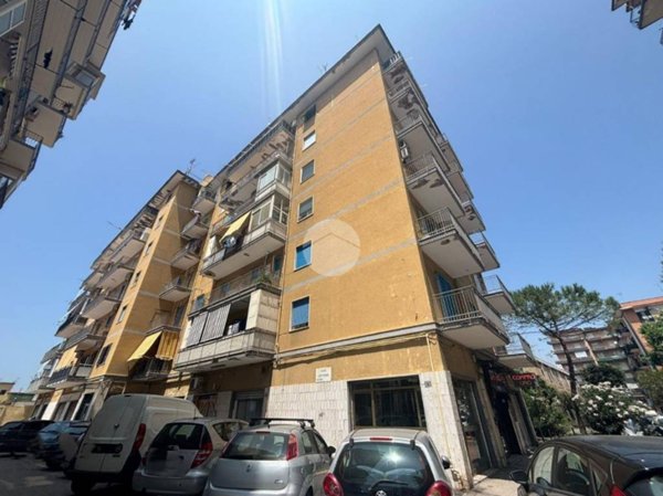 appartamento in vendita a Napoli in zona Barra