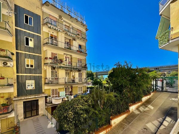 appartamento in vendita a Napoli in zona Arenella
