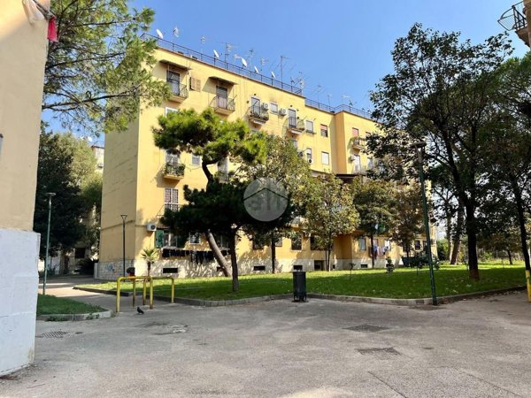 appartamento in vendita a Napoli in zona Poggioreale