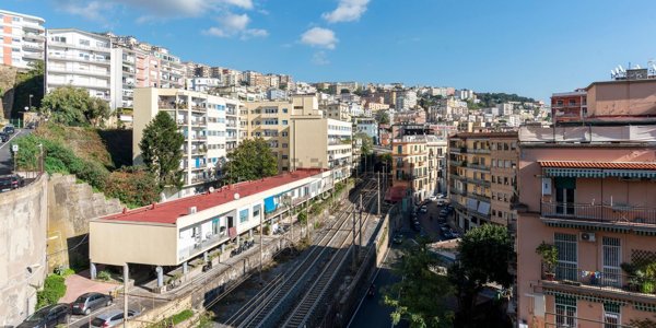 appartamento in vendita a Napoli in zona Chiaia