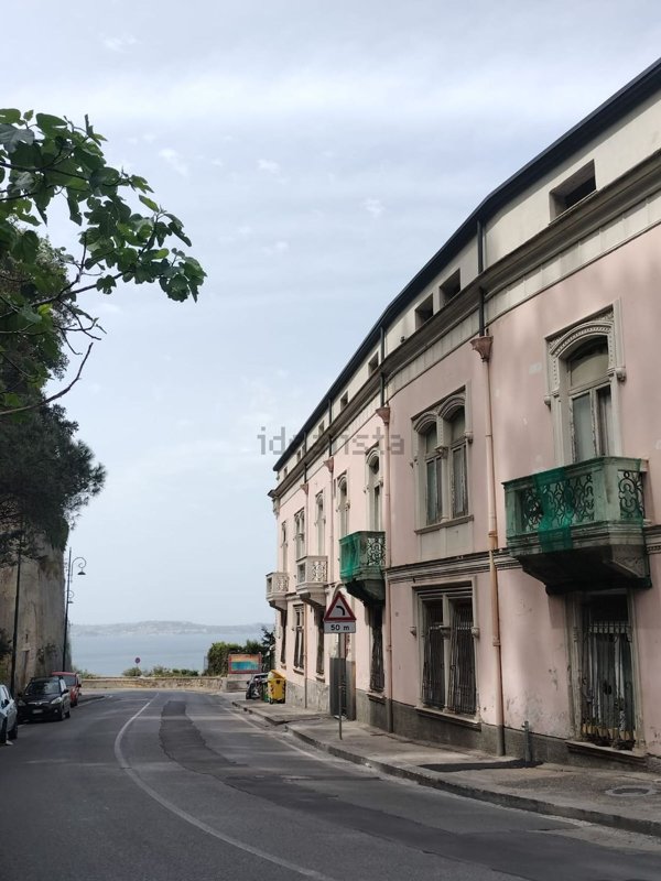 appartamento in vendita a Napoli in zona Posillipo