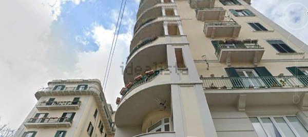 appartamento in vendita a Napoli in zona Chiaia
