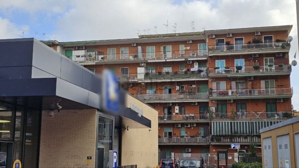 appartamento in vendita a Napoli in zona Bagnoli