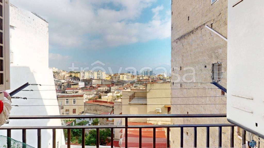 appartamento in vendita a Napoli in zona Stella